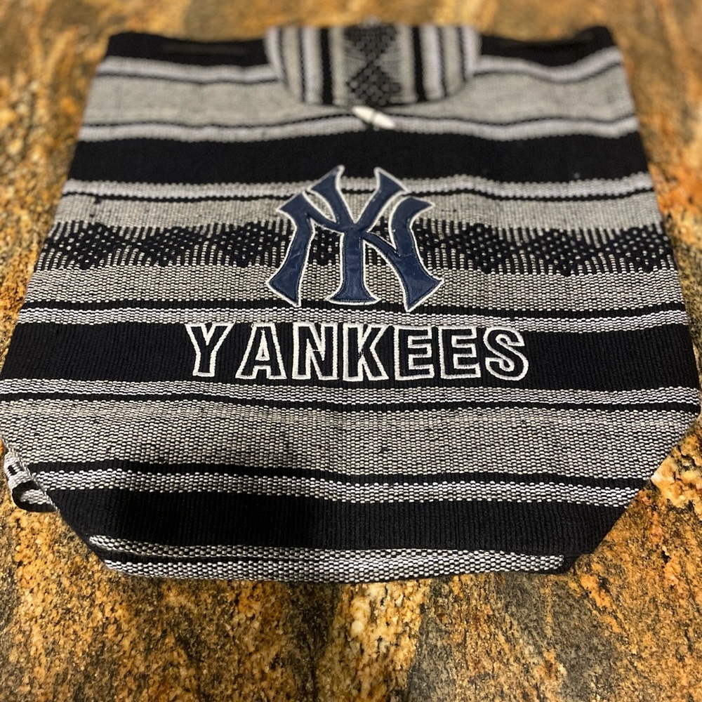 Yankees Striped Backpack - Black and Gray